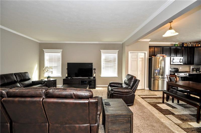 217 West Country Barn Road Houston, PA 15342 - Photo 7 of 23