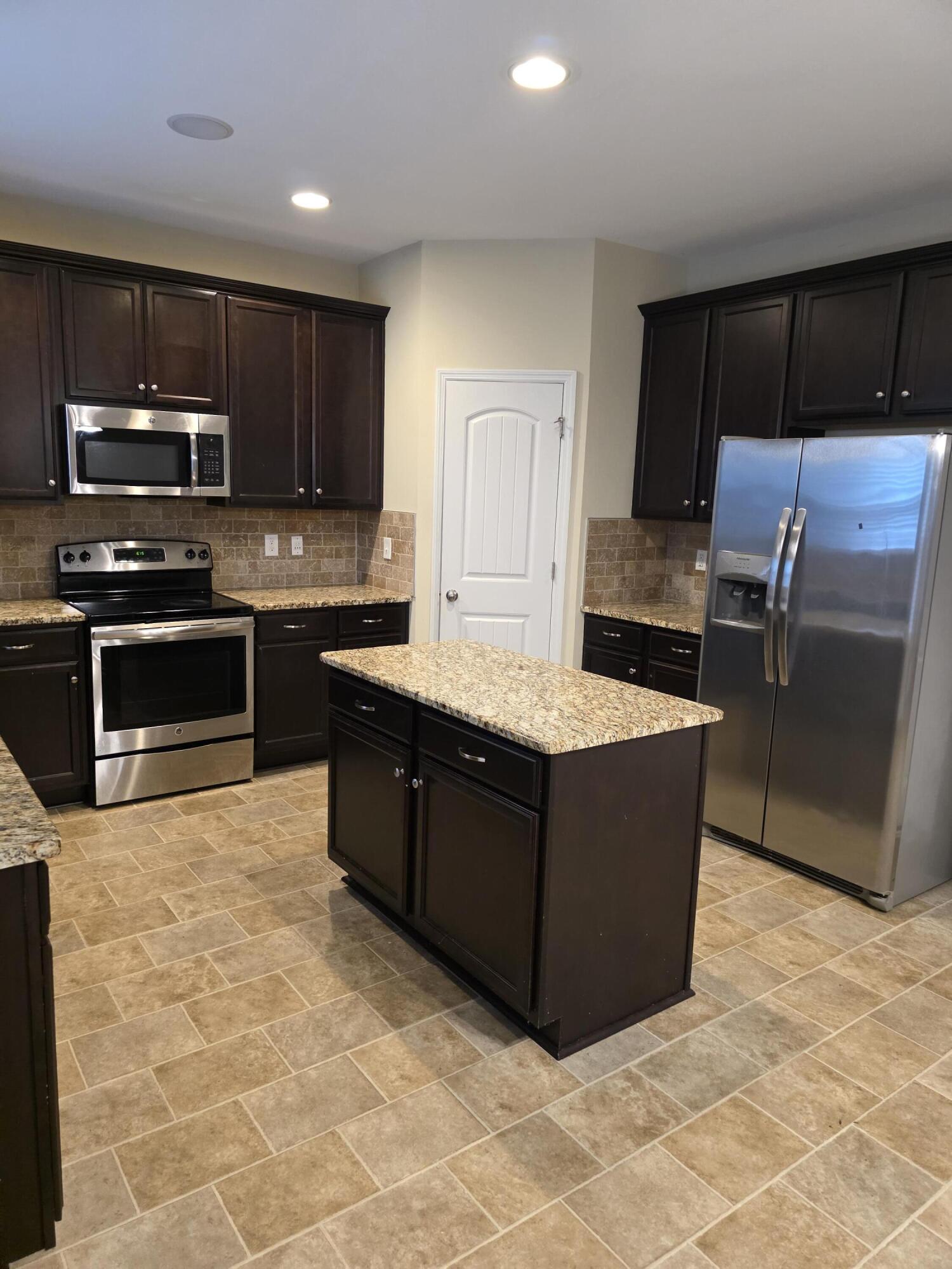 1338 York Drive Grovetown, GA 30813 - Photo 8 of 36 20250717_171419