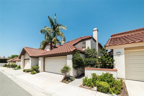 $4,400 | 25 Filare, Irvine, CA 92620