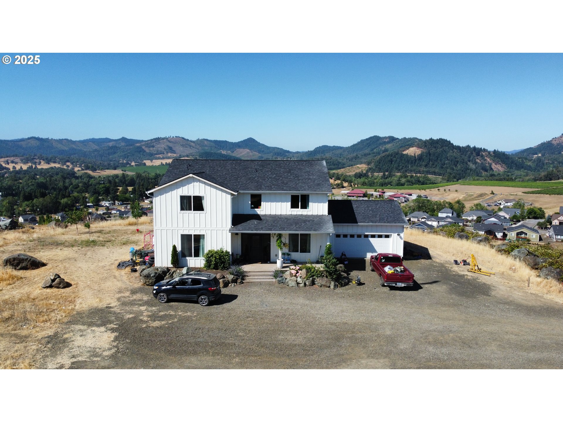 635 Wil Way Winston, OR 97496 - Photo 2 of 45