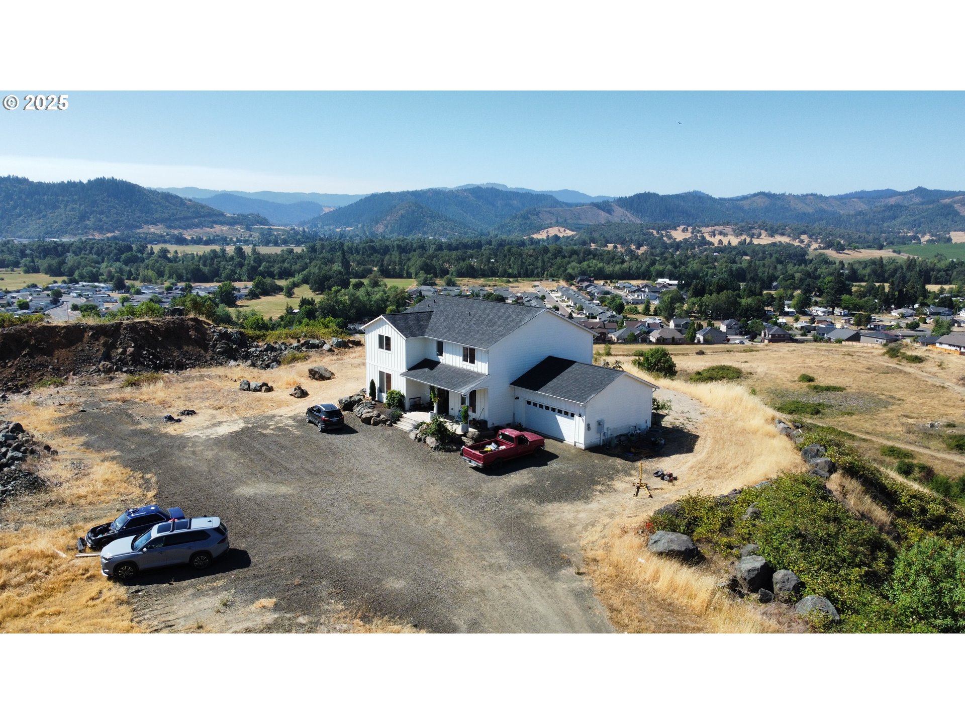 635 Wil Way Winston, OR 97496 - Photo 5 of 45