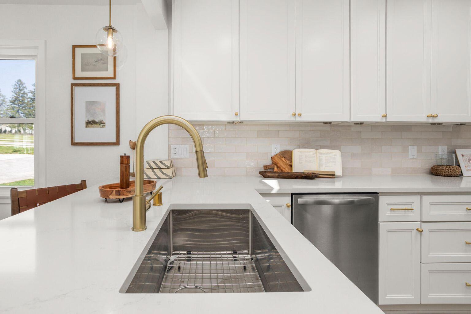 2285 North 166th Street Brookfield, WI 53005 - Photo 4 of 53 Quartz Counters