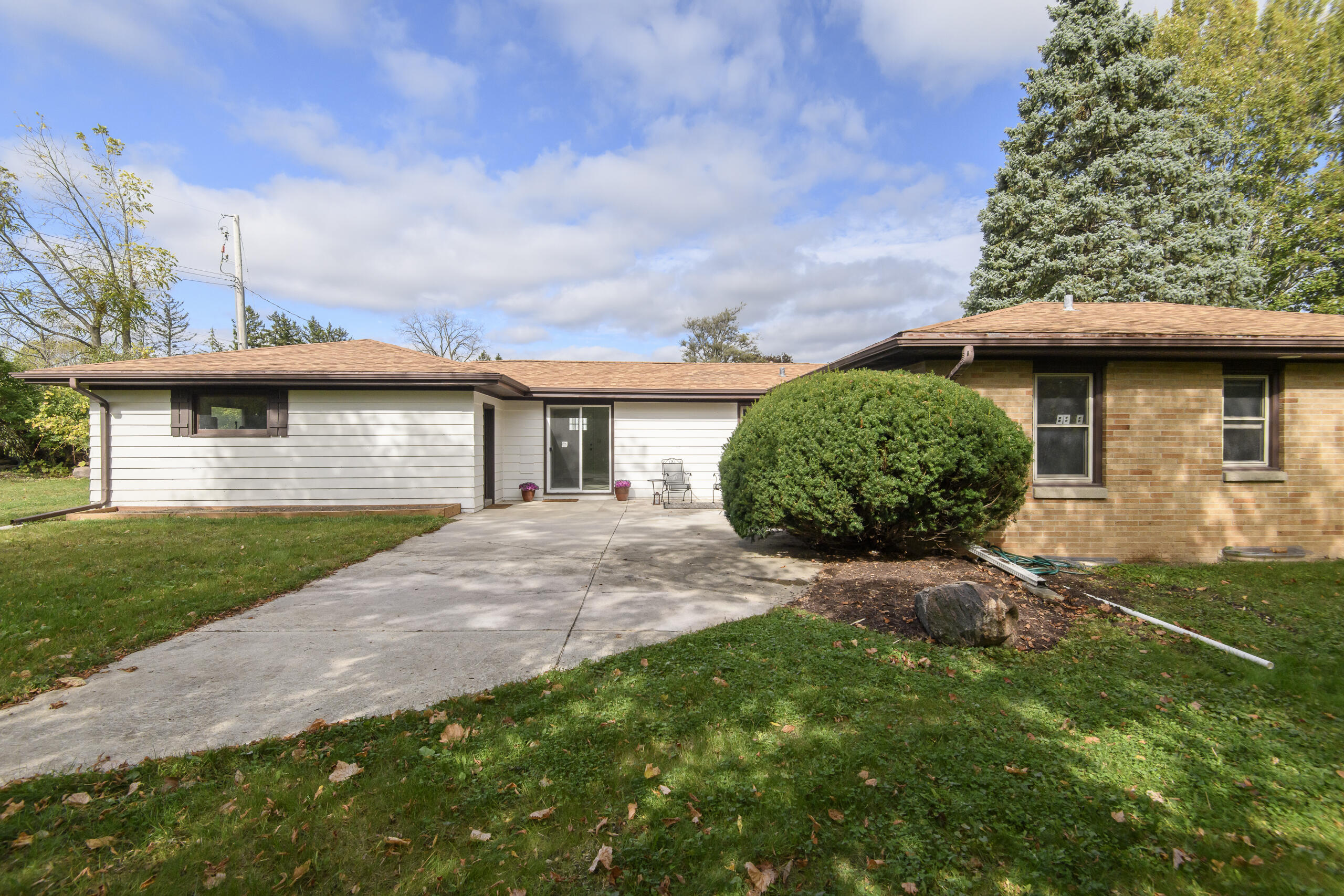 2285 North 166th Street Brookfield, WI 53005 - Photo 51 of 53 Back View