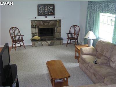 2735 Whitewood Road Bethlehem, PA 18017 - Photo 2 of 20 Living Room