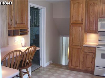 2735 Whitewood Road Bethlehem, PA 18017 - Photo 5 of 20 Kitchen
