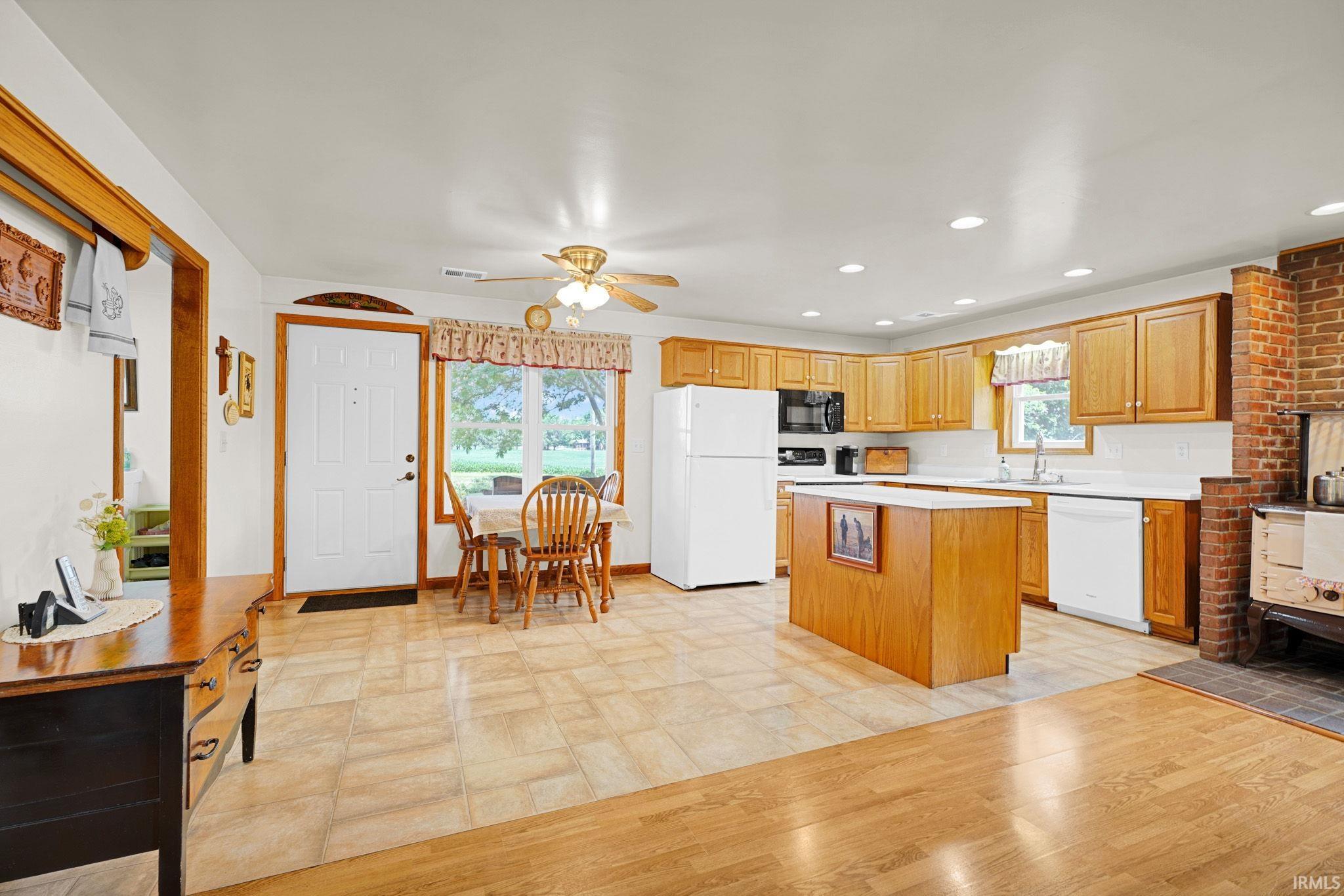 4800 Shireman Road Poseyville, IN 47633 - Photo 6 of 46