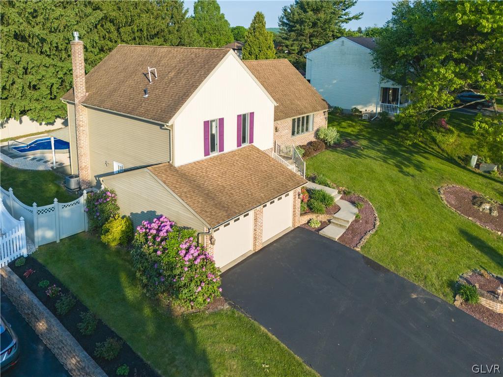 1011 Oldstone Road Allentown, PA 18103 - Photo 2 of 46 Gallery Image 2