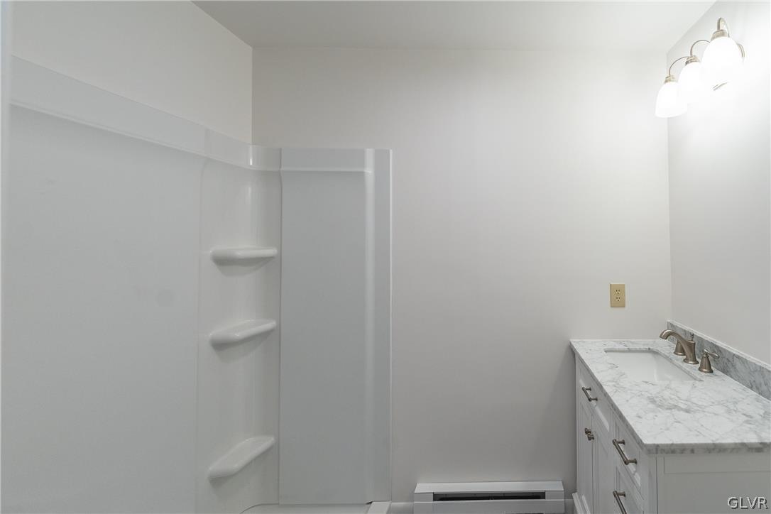 1011 Oldstone Road Allentown, PA 18103 - Photo 32 of 46 Master Bath
