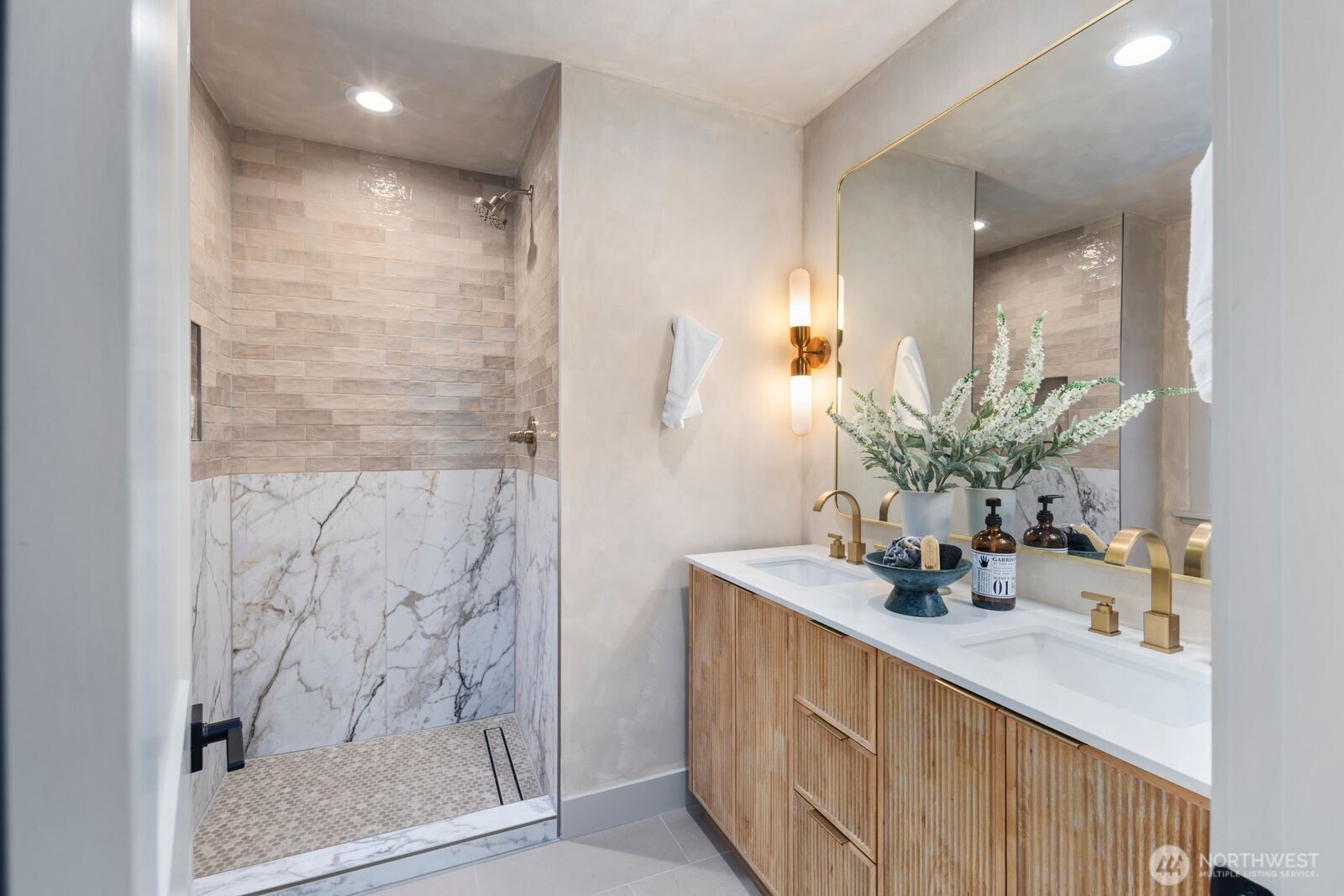 817 26th Avenue Seattle, WA 98122 - Photo 15 of 34