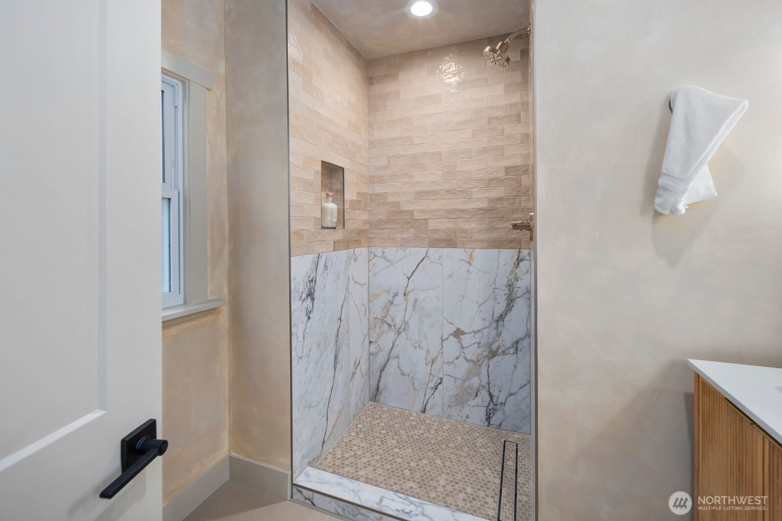 817 26th Avenue Seattle, WA 98122 - Photo 17 of 34