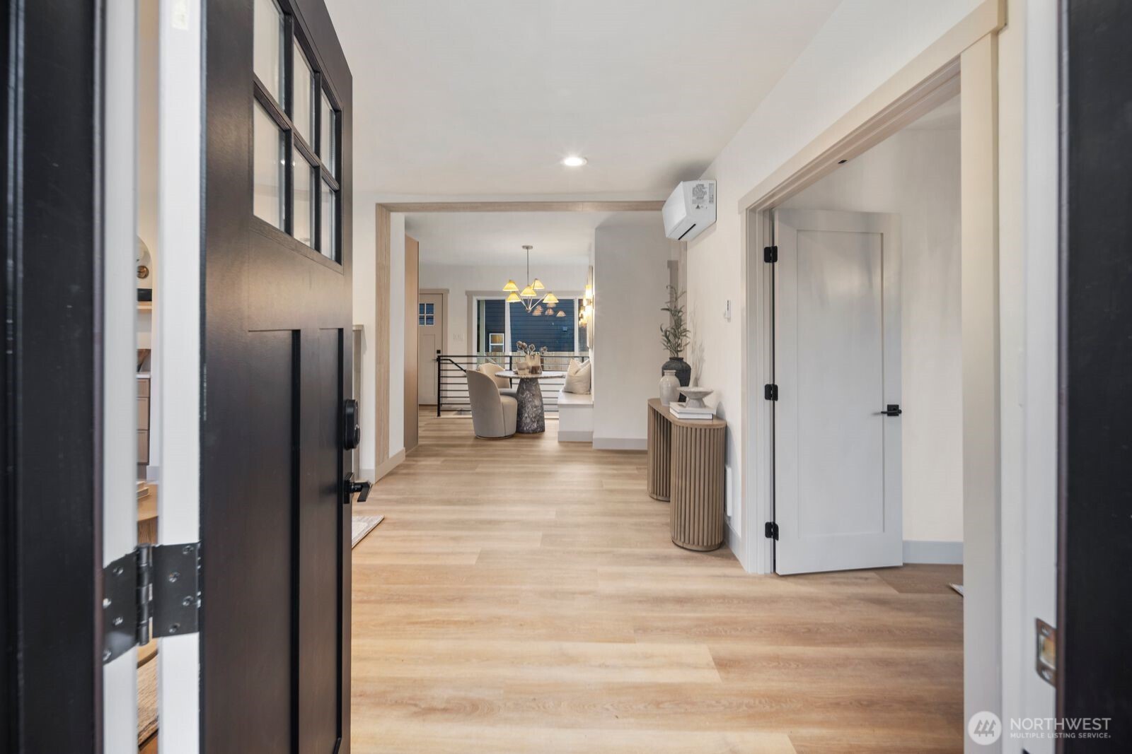 817 26th Avenue Seattle, WA 98122 - Photo 2 of 34