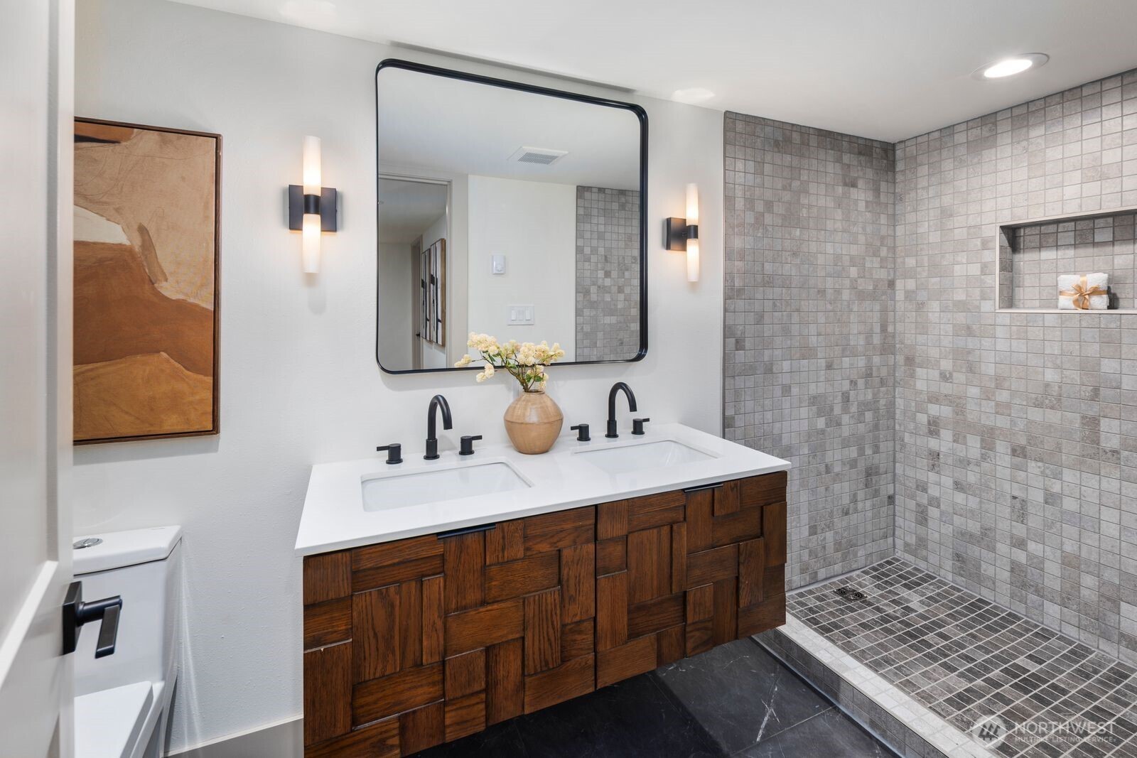 817 26th Avenue Seattle, WA 98122 - Photo 29 of 34