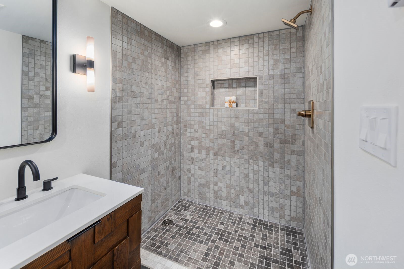 817 26th Avenue Seattle, WA 98122 - Photo 30 of 34