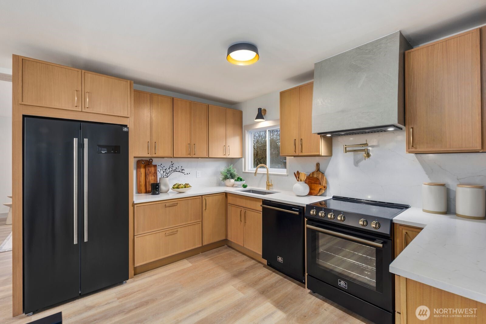 817 26th Avenue Seattle, WA 98122 - Photo 9 of 34