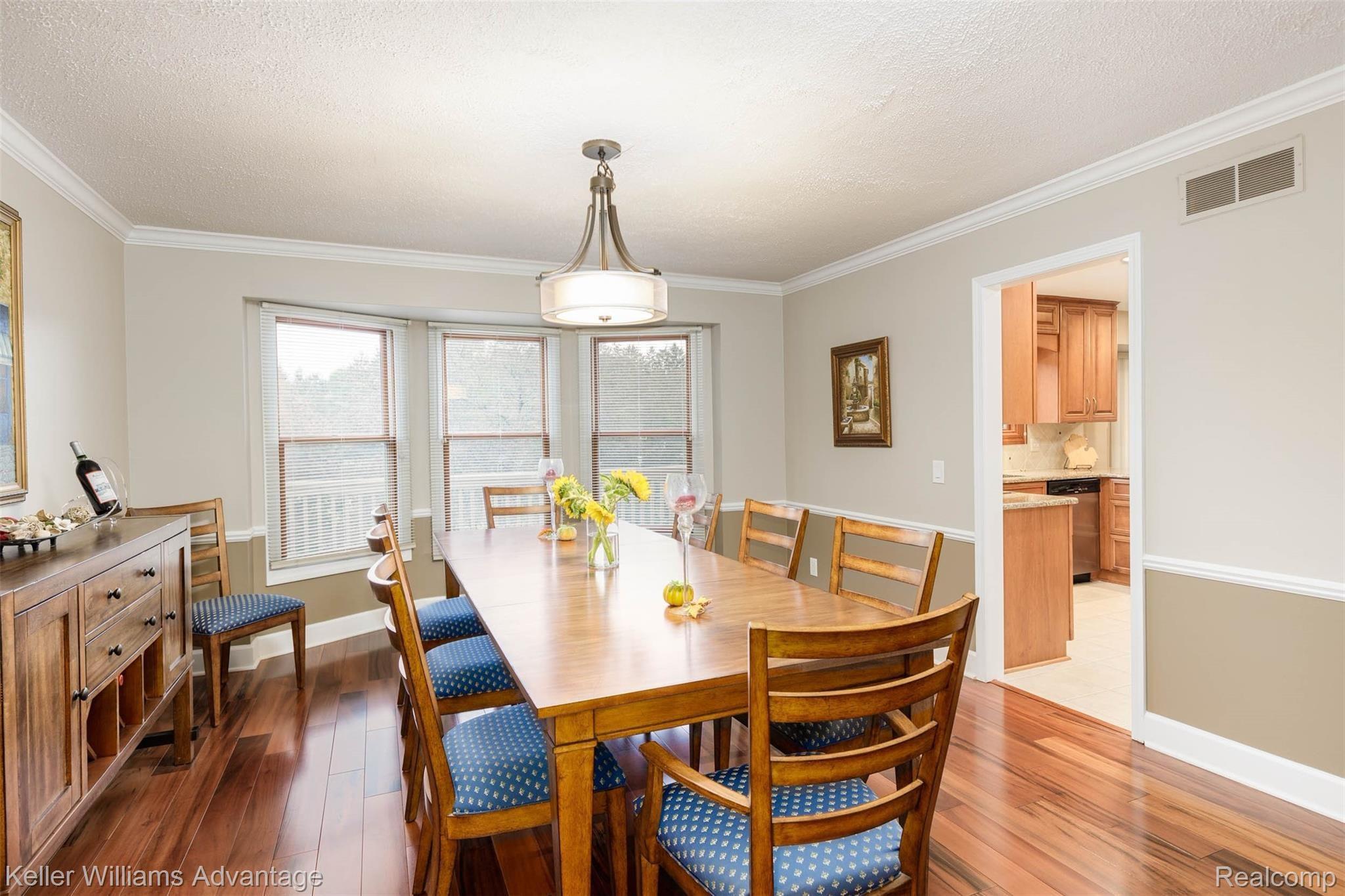 25325 Rutledge Crossing Farmington, MI 48335 - Photo 6 of 56 Dining Room Sits 10+
