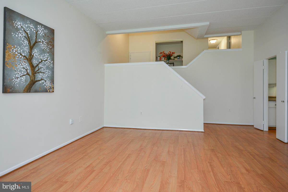 2108 Green Watch Way, Unit 100 Reston, VA 20191 - Photo 9 of 30 Living Room