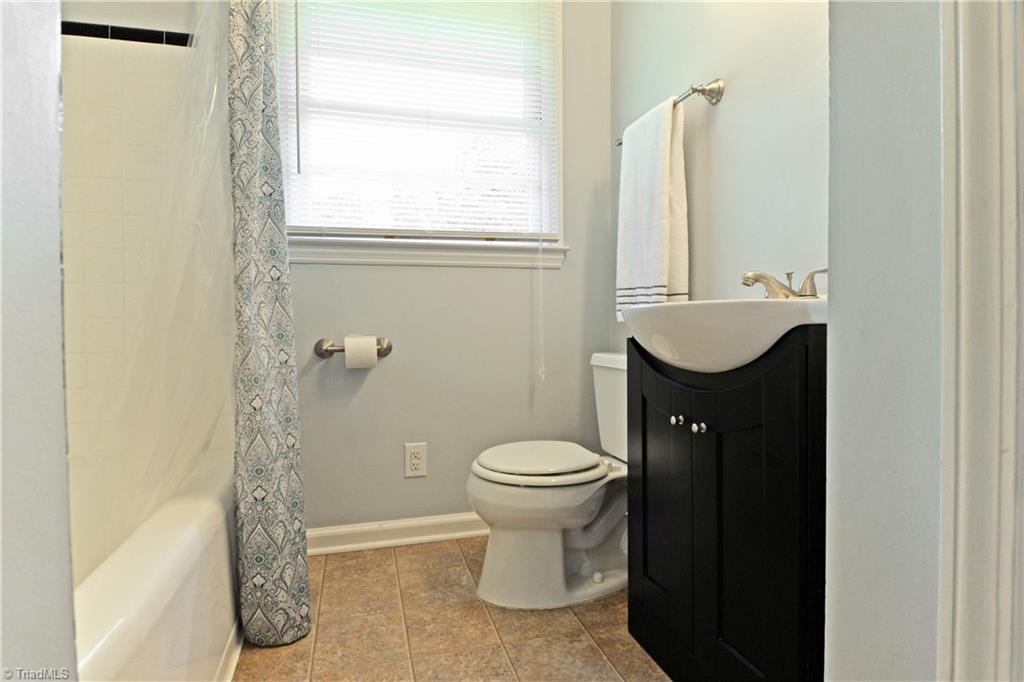 3601 Normandy Road Greensboro, NC 27408 - Photo 12 of 18 Bath