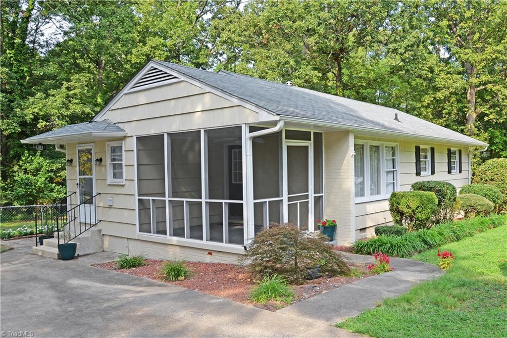 3601 Normandy Road Greensboro, NC 27408 - Photo 14 of 18 Screened Porch