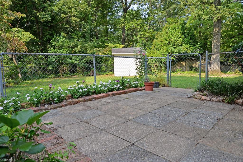 3601 Normandy Road Greensboro, NC 27408 - Photo 15 of 18 Patio