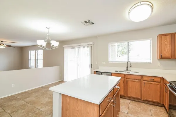 $2,195 | 8918 East Oro Circle, Mesa, AZ 85212