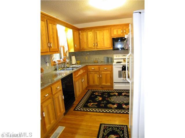 1426 Mitchell Road Pilot Mountain, NC 27041 - Photo 6 of 16 Kitchen.