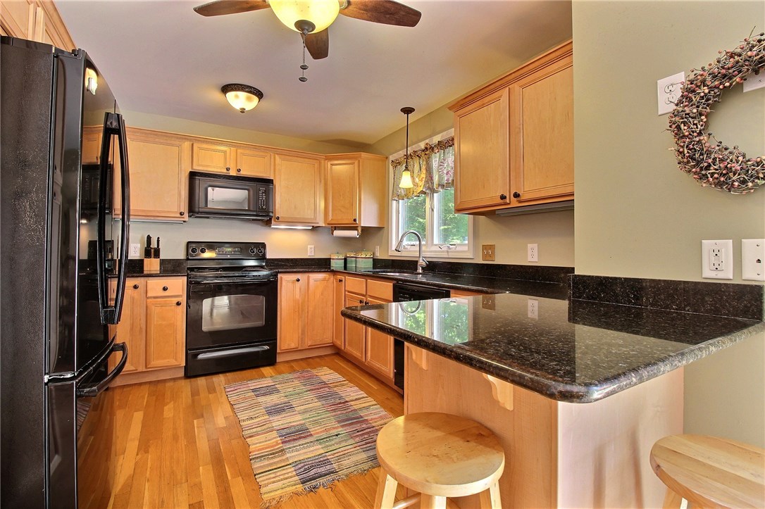 99 Old Post Road Westerly, RI 02891 - Photo 3 of 29