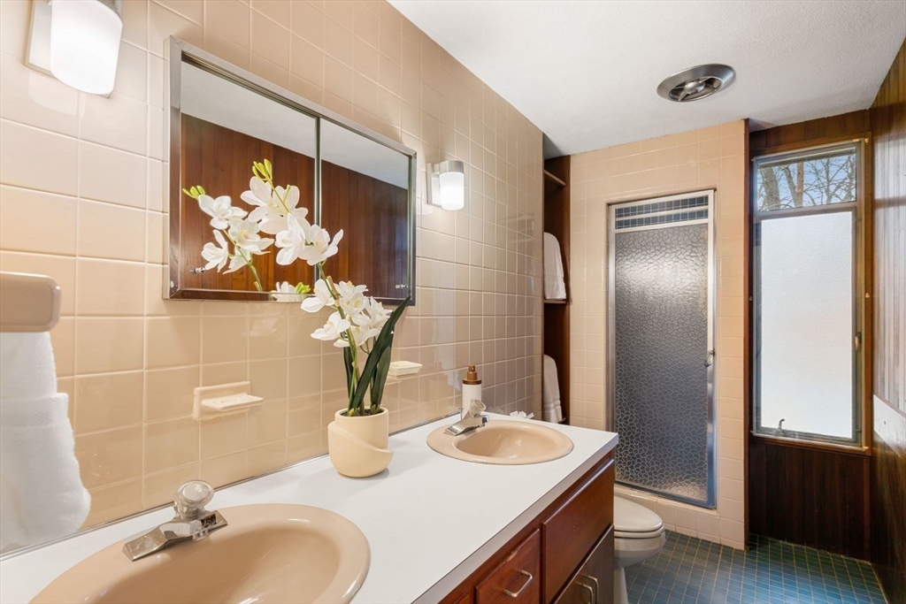 542 Concord Avenue Lexington, MA 02421 - Photo 23 of 41