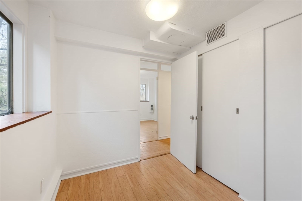 542 Concord Avenue Lexington, MA 02421 - Photo 34 of 41