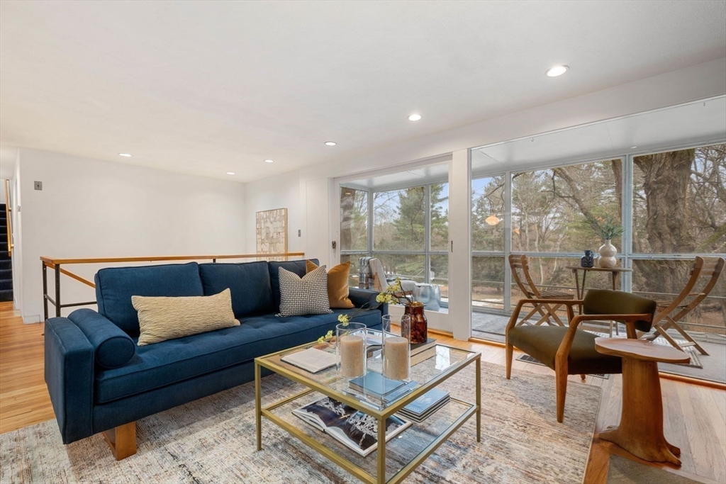 542 Concord Avenue Lexington, MA 02421 - Photo 4 of 41