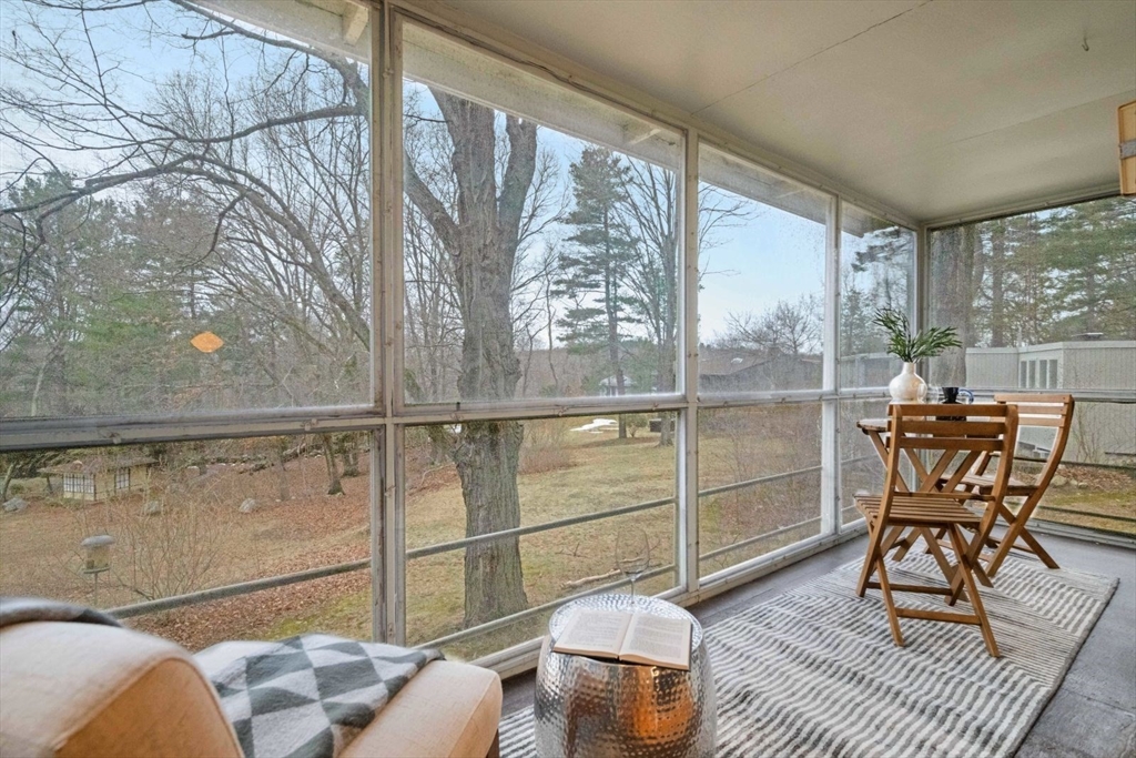 542 Concord Avenue Lexington, MA 02421 - Photo 7 of 41