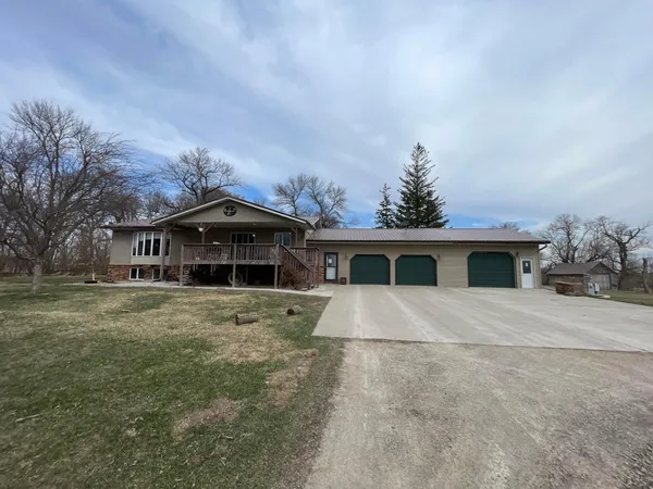 $495,000 | 57782 740th Street, Jackson, MN 56143