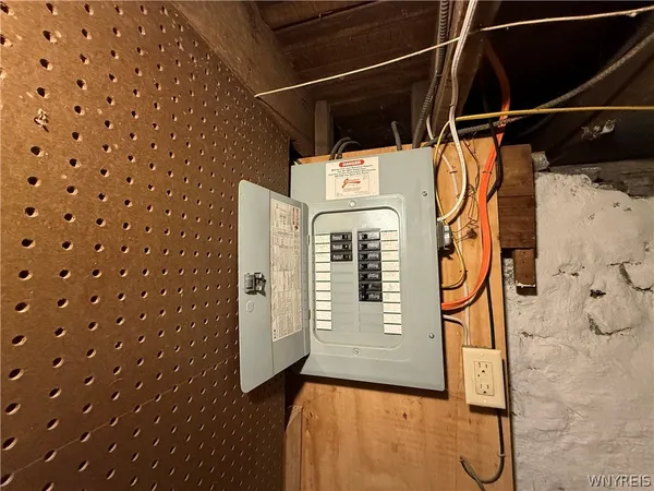 $159,900 | 121 Riverside Avenue, Buffalo, NY 14207