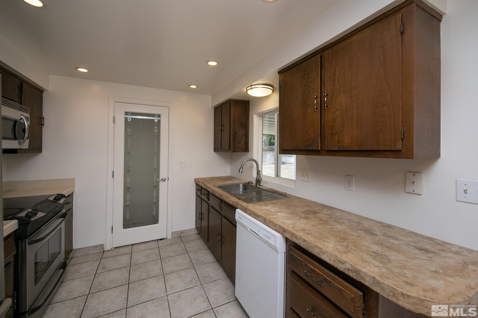 4654 Rio Encantado Lane Reno, NV 89502 - Photo 4 of 24 Photo 4