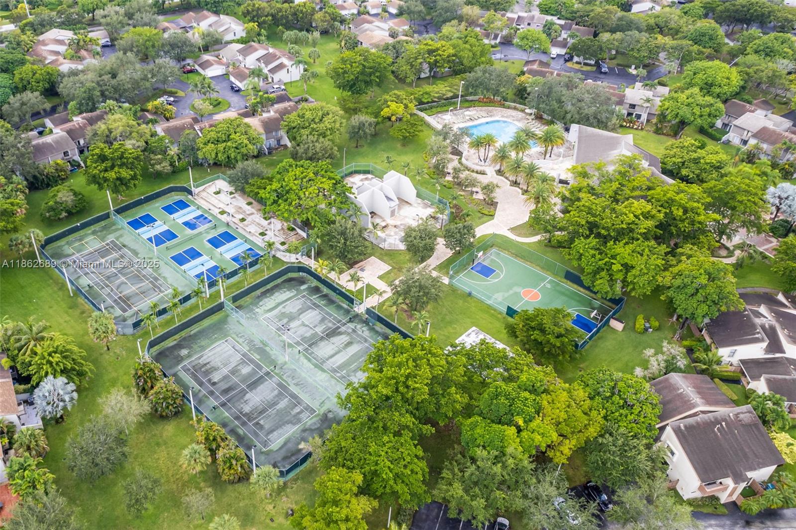 11385 Southwest 109th Road, Unit 44G Miami, FL 33176 - Photo 35 of 39 Main Club House