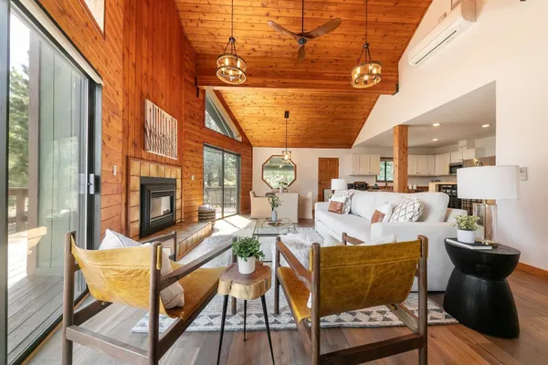 $899,000 | 14165 Wolfgang Road, Truckee, CA 96161
