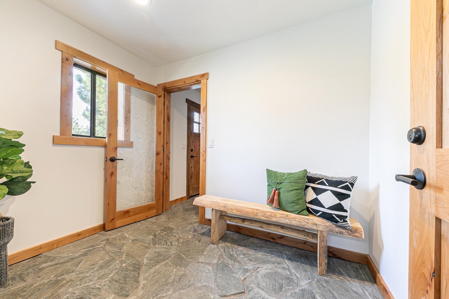 14165 Wolfgang Road Truckee, CA 96161 - Photo 25 of 28