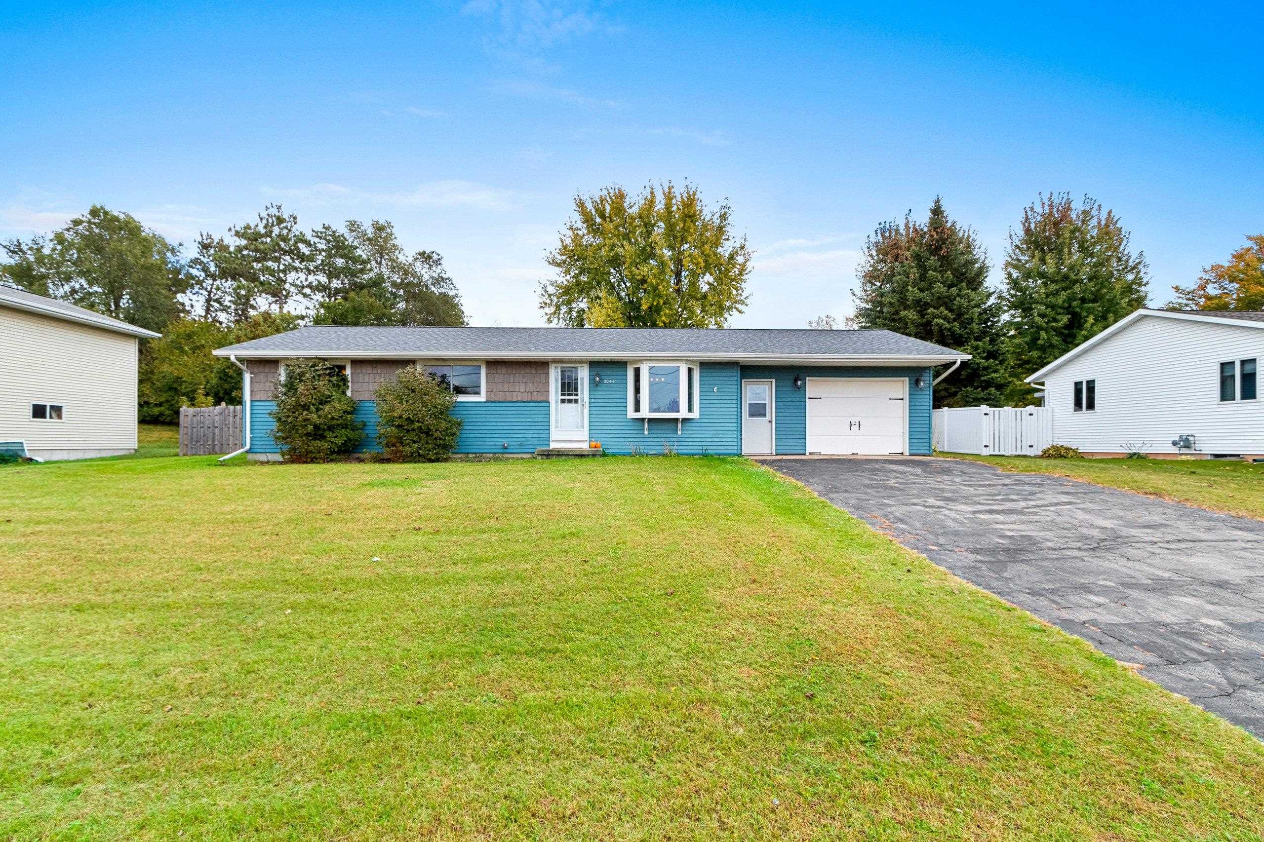 2044 Pershing Road New London, WI 54961 - Photo 1 of 1 Gallery Image 1