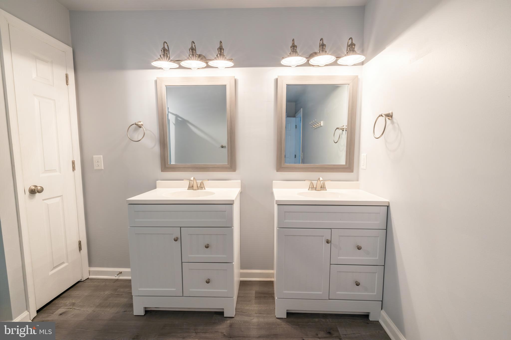 302 Dominion Road Chester, MD 21619 - Photo 21 of 54 Master bathroom
