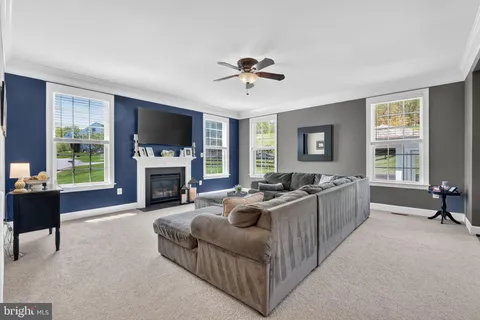 $1,050,000 | 15631 Avebury Manor Place, Leesburg, VA 20176