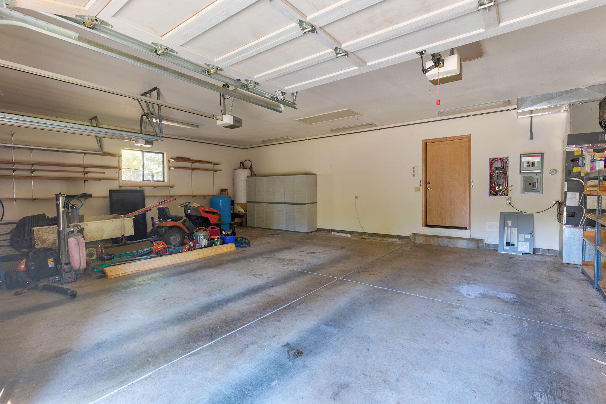 7118 Redthorne Road Rogue River, OR 97537 - Photo 40 of 63 3-Car Garage