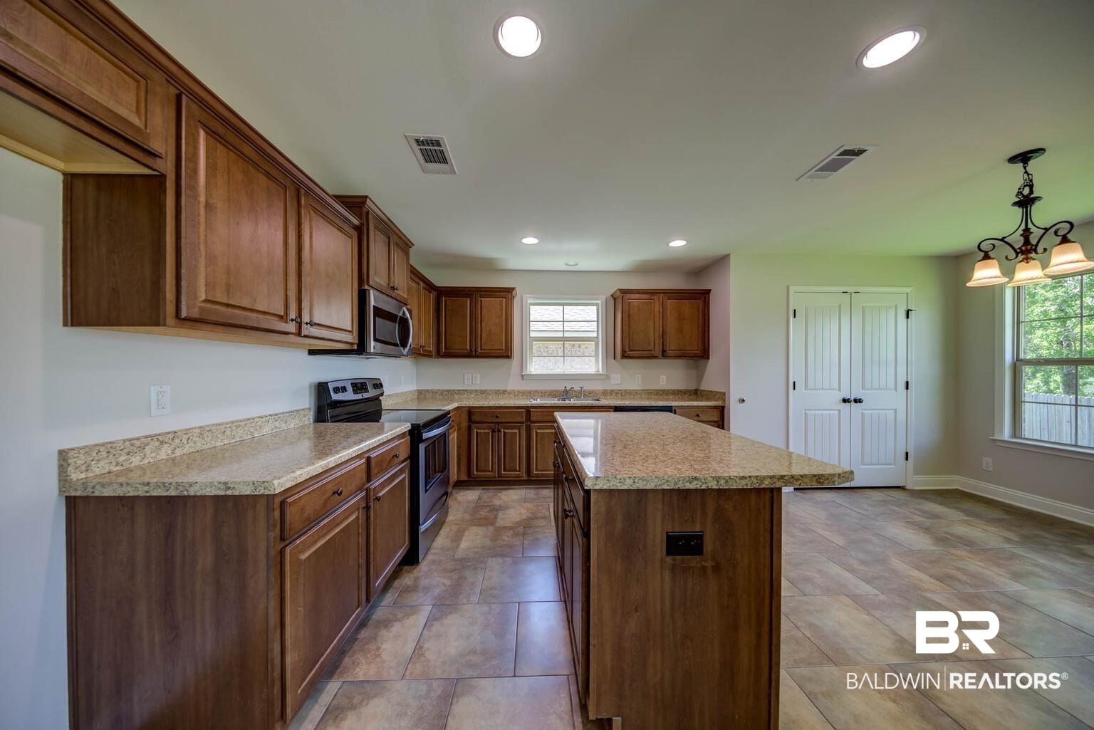 8673 Three Dean Way Mobile, AL 36695 - Photo 10 of 50