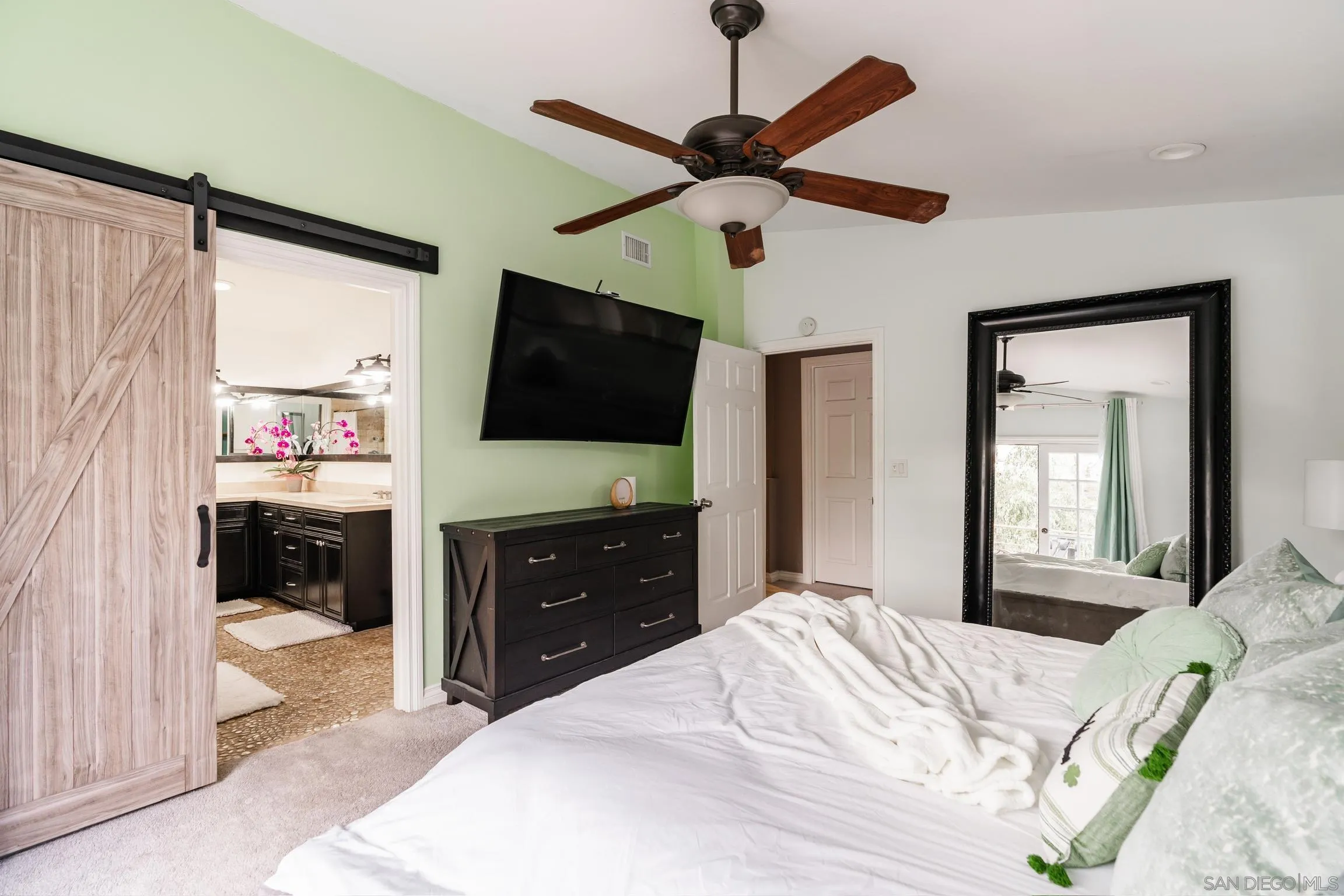 2633 Summitview Lane Spring Valley, CA 91977 - Photo 12 of 36 Gallery Image 12