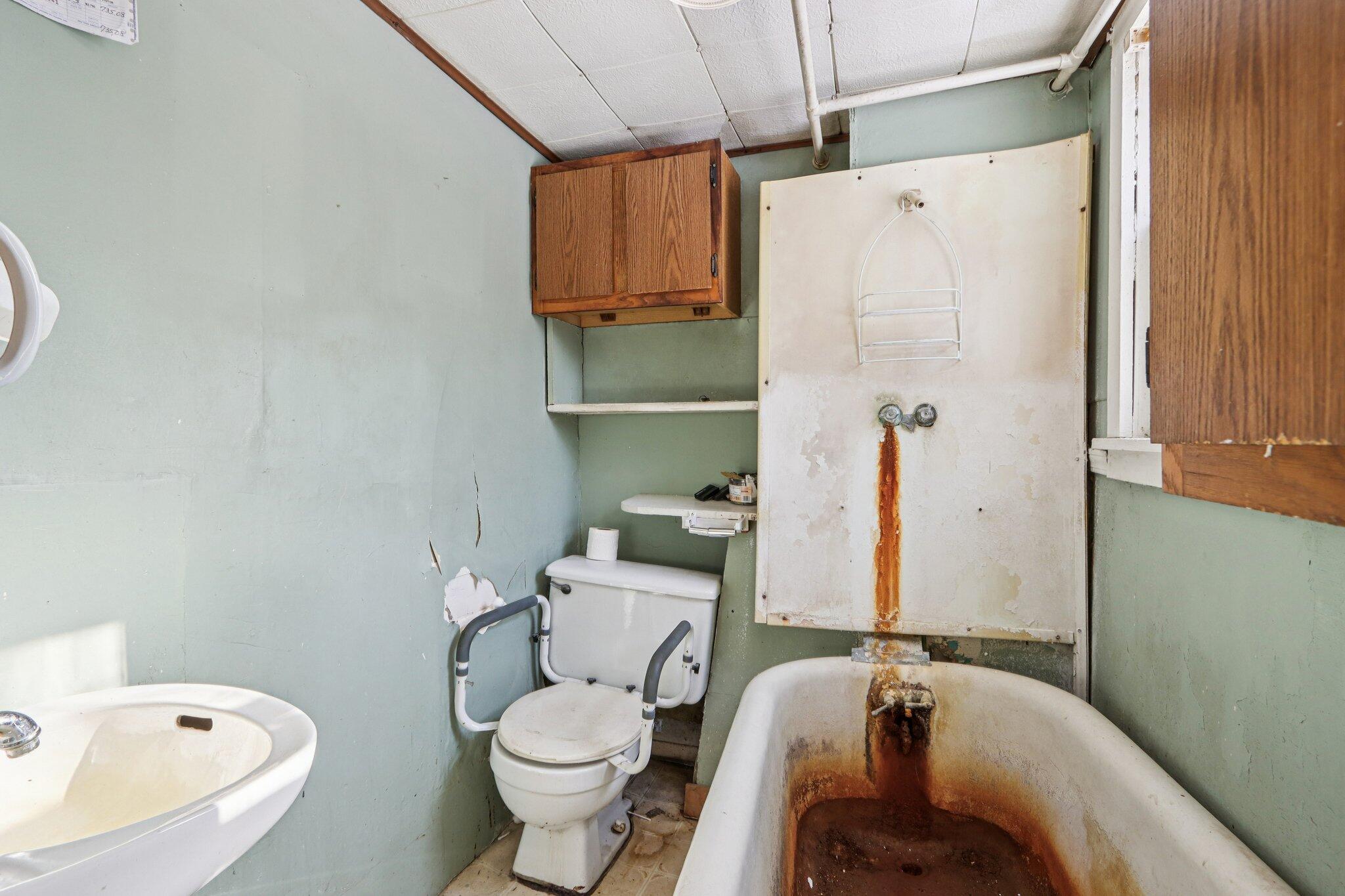 67 Highway 67 Eagle, WI 53119 - Photo 24 of 80 Bathroom