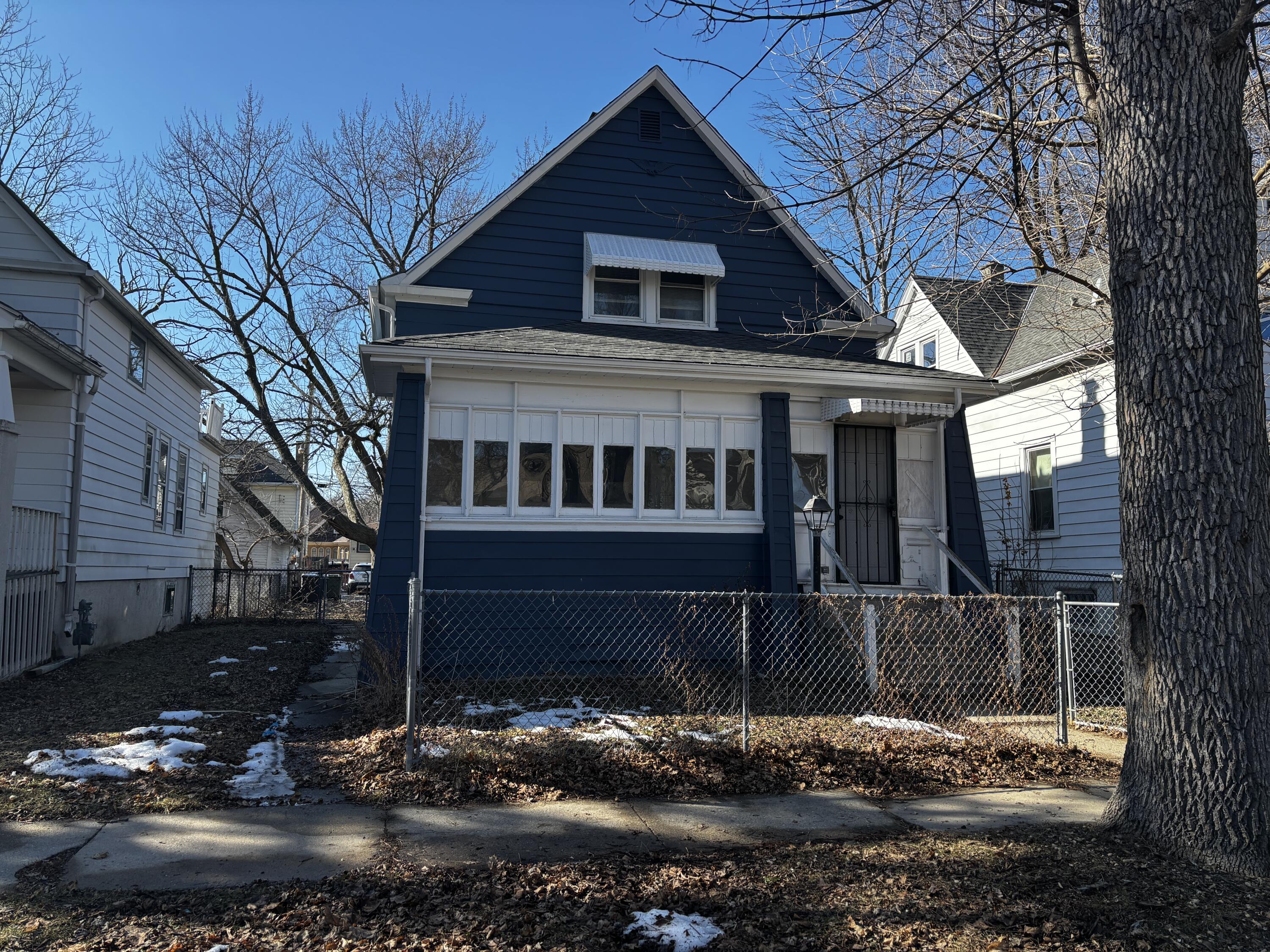 5525 North 36th Street Milwaukee, WI 53209 - Photo 1 of 39 Front