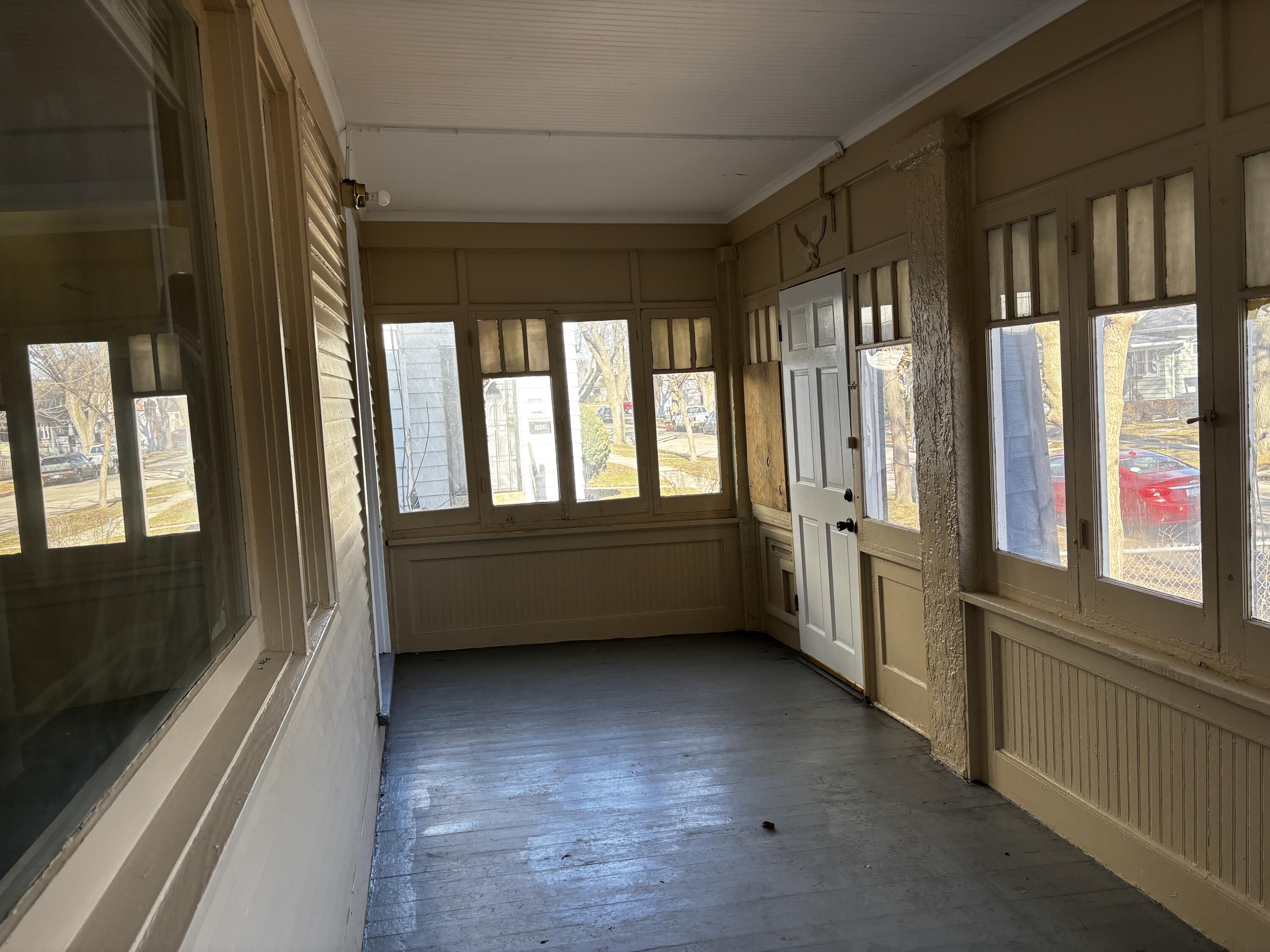 5525 North 36th Street Milwaukee, WI 53209 - Photo 13 of 39 Front Porch