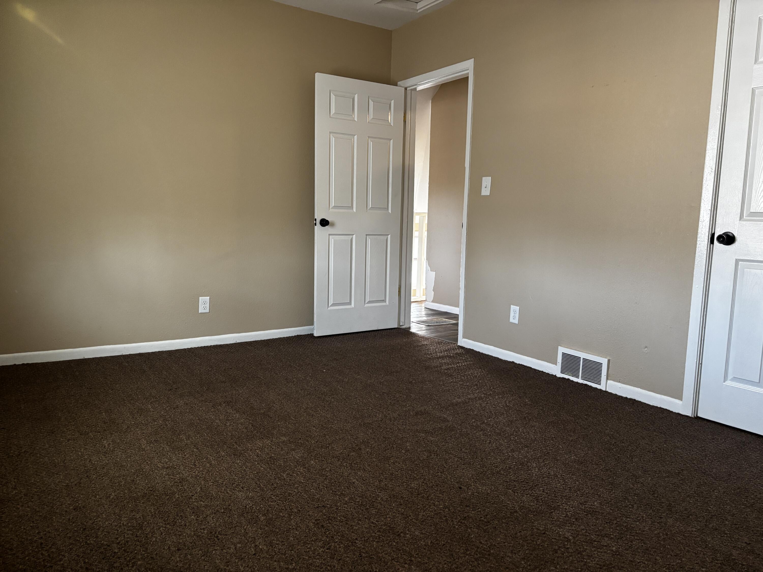 5525 North 36th Street Milwaukee, WI 53209 - Photo 21 of 39 Bedrm 3 Upper