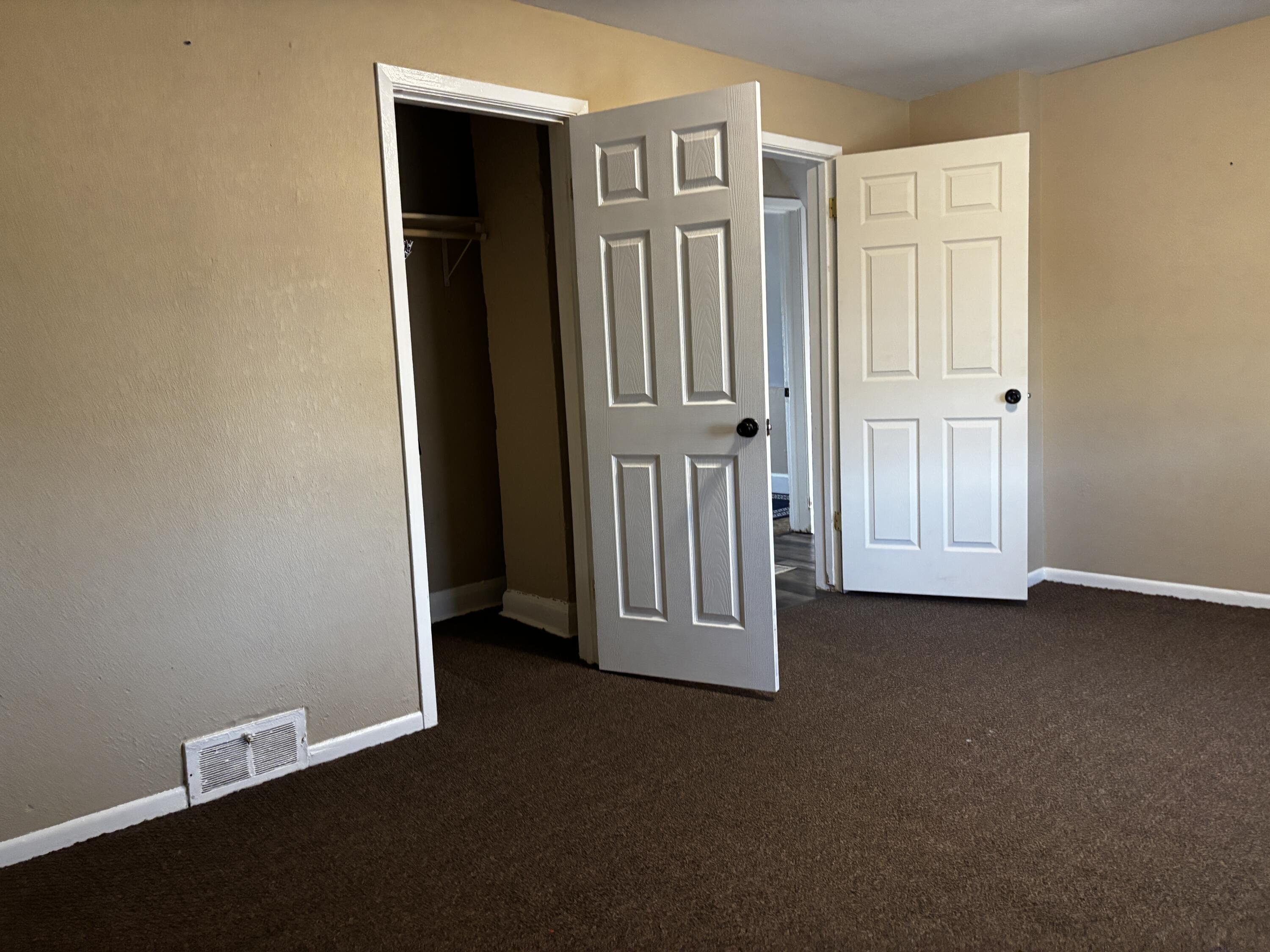 5525 North 36th Street Milwaukee, WI 53209 - Photo 27 of 39 Bedrm 4 Upper