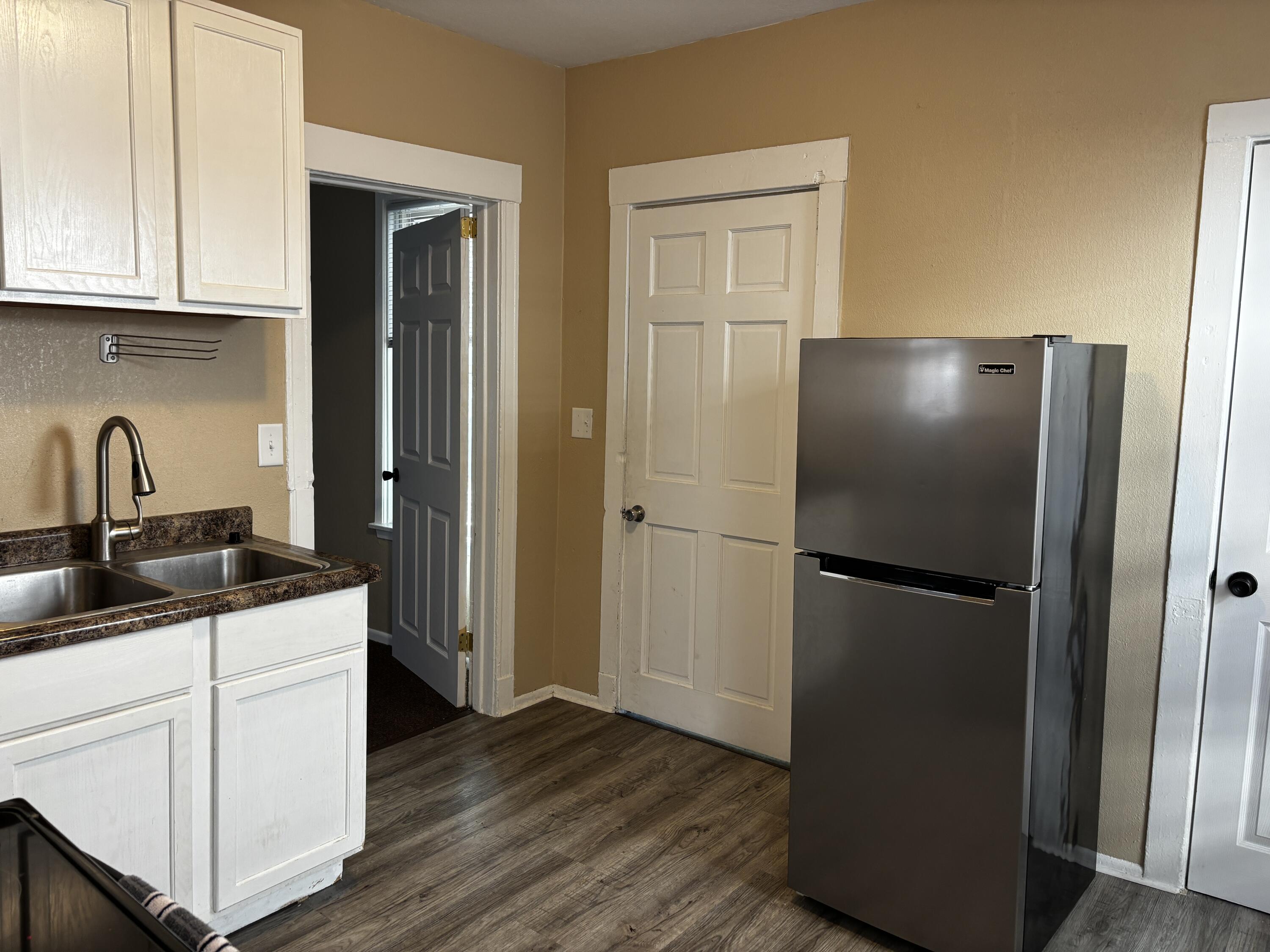 5525 North 36th Street Milwaukee, WI 53209 - Photo 3 of 39 Kitchen