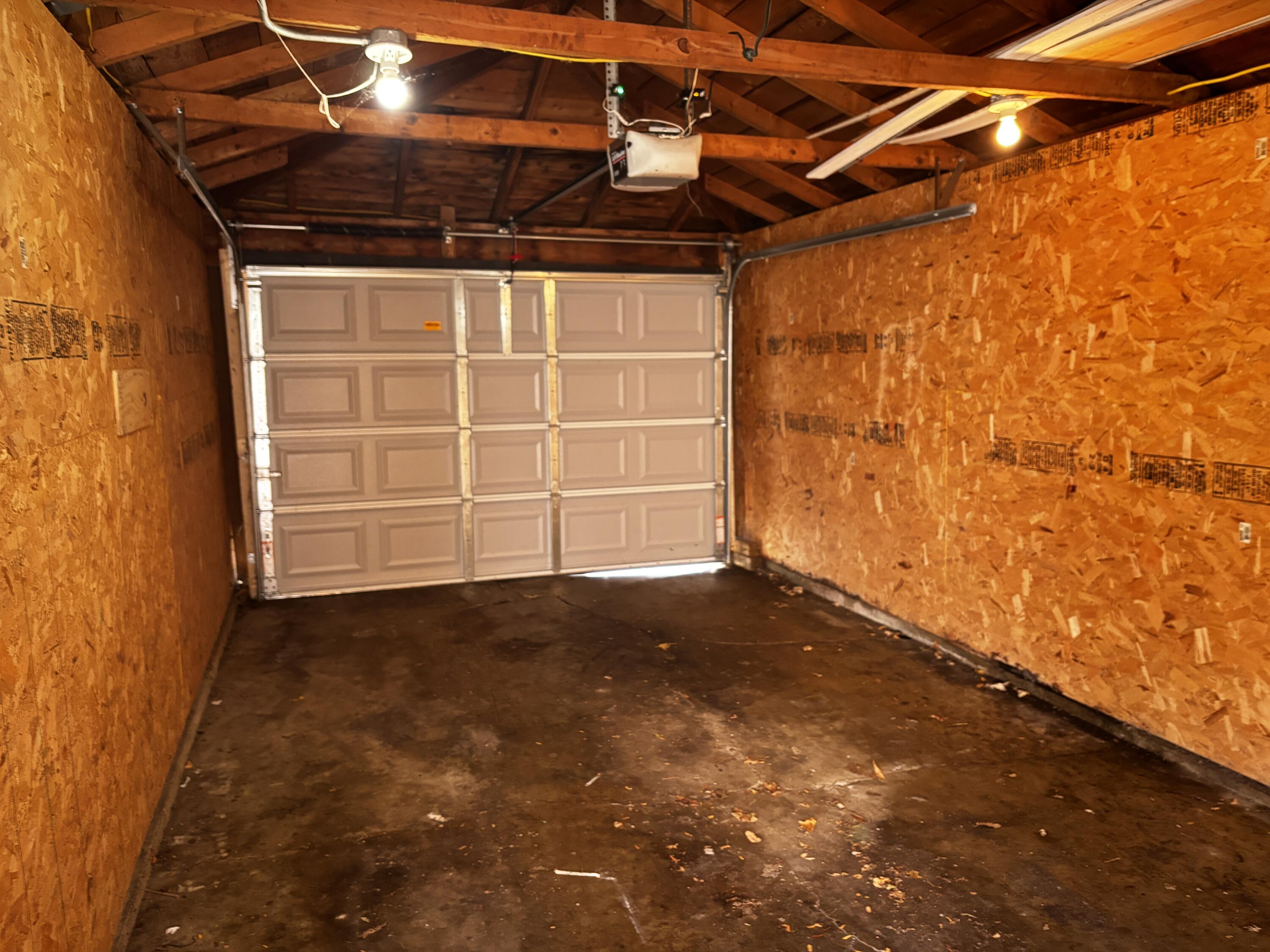 5525 North 36th Street Milwaukee, WI 53209 - Photo 34 of 39 Garage