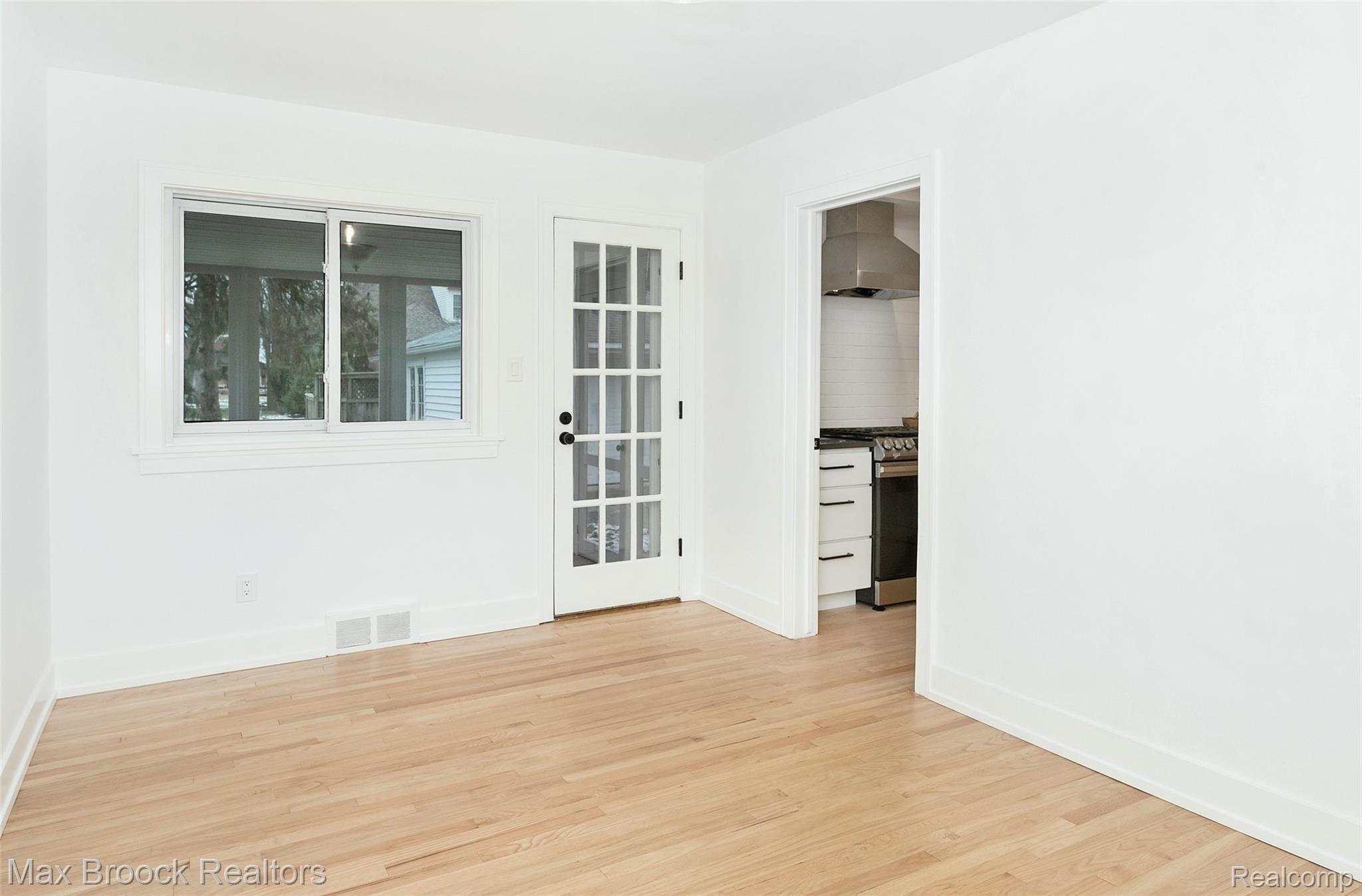 18346 Beverly Road Franklin, MI 48025 - Photo 17 of 36 Beverly-18.jpg